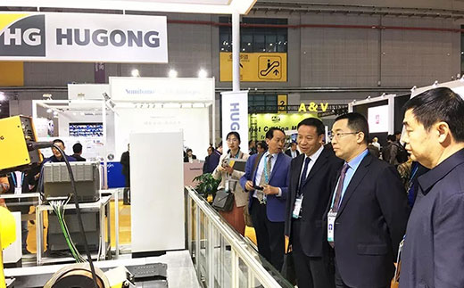 ����ʡ�ױ����г�����Ҽ���������CEAչλ